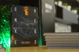 Flex realiza lançamento do livro Conexões